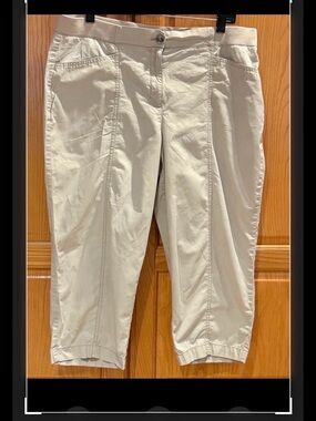 Chico’s Tan Cargo Capri Pants Size 1.5/Medium